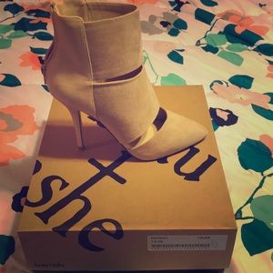 Taupe bootie shoe size 7.5